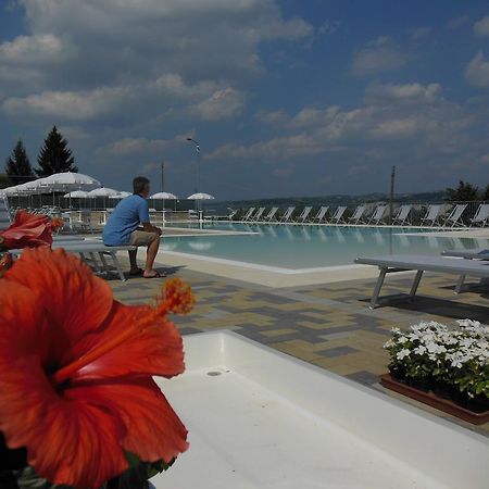 I Perticali Bed & Breakfast Carrù Dış mekan fotoğraf