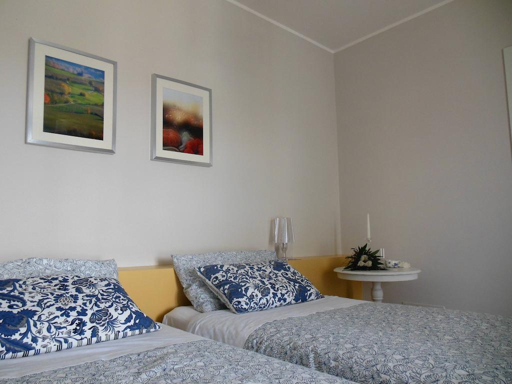 I Perticali Bed & Breakfast Carrù Oda fotoğraf
